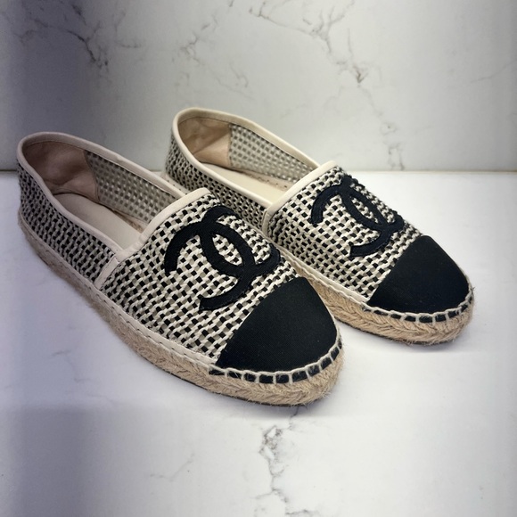 Chanel Interlocking Espadrille - Picture 3 of 6